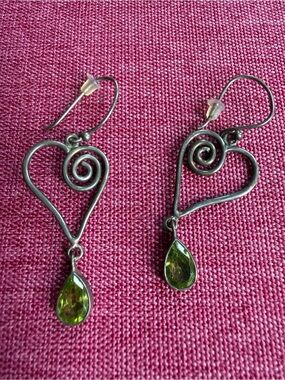 Vintage-Style Sterling Silver Heart & Peridot Green Dangle Earrings